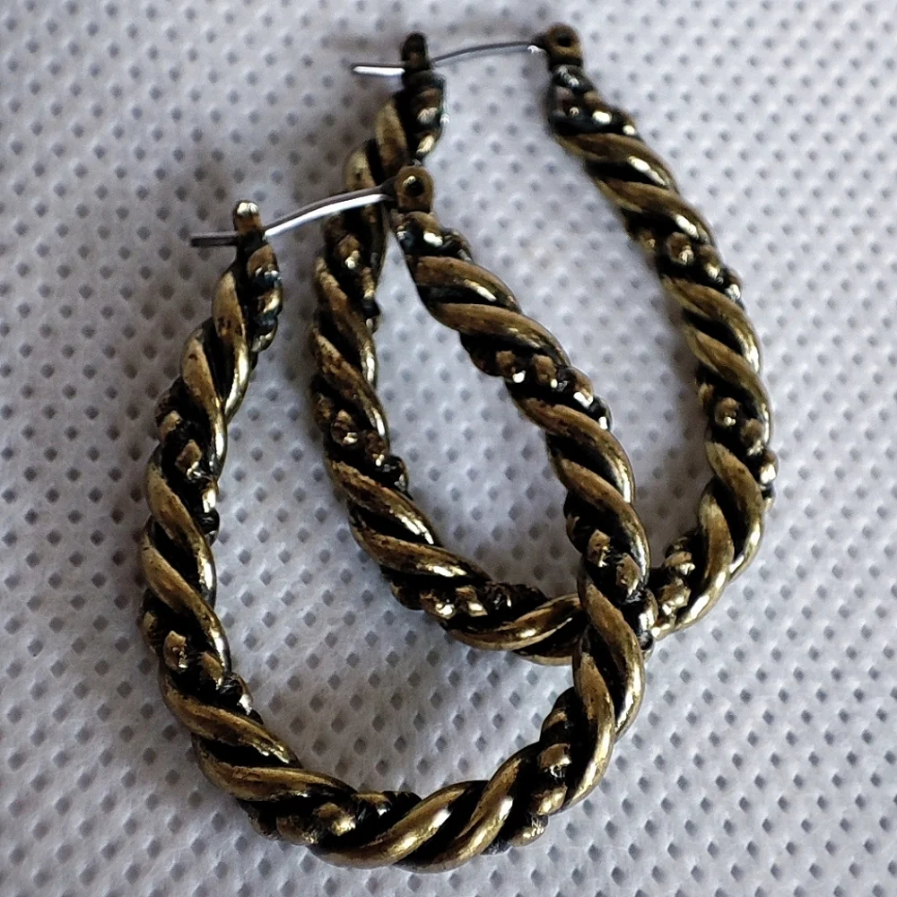 Vintage Unsigned Brass Tone Twisted Horseshoe Hoop Shaped Pierced Earrings